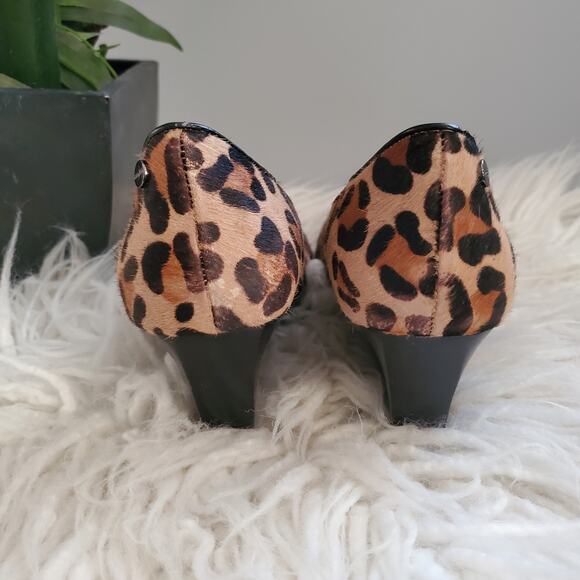 Calvin Klein Saxton Leopard Print Calf Hide Wedge Heels 7.5 - Picture 5 of 11